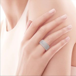 Tiffany & Co. somerset mesh ring
